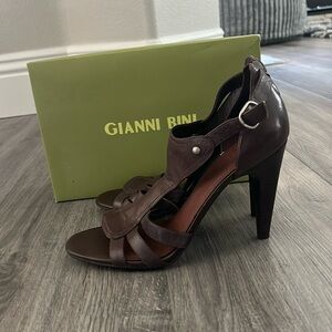 Gianni Bini brown heels